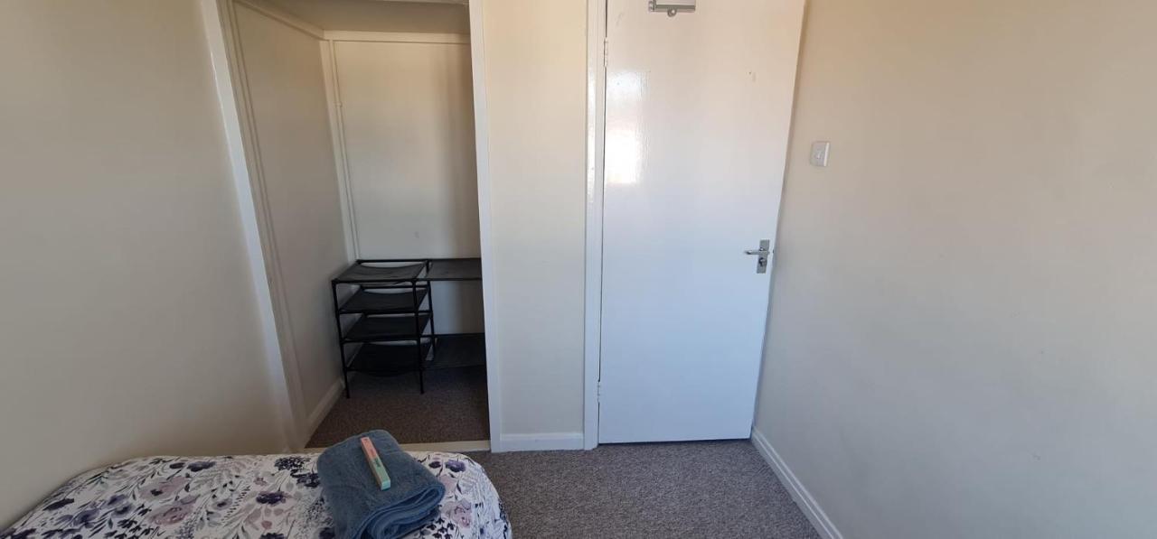 Move Inn Estates - Multiple Rooms Лондон Экстерьер фото
