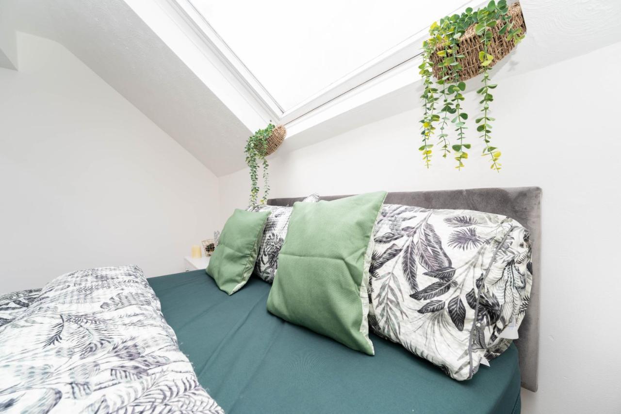 Move Inn Estates - Multiple Rooms Лондон Экстерьер фото